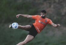 Diego Costa med forbausende angrep på tidligere Chelsea-manager i samtale med John Obi Mikel