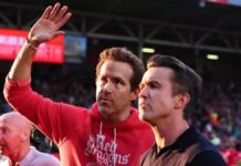 Ryan Reynolds og Rob McElhenney finansierer firedobbelt Wrexham-kupp