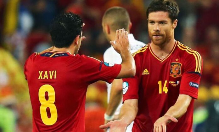 Xavi Hernández og Xabi Alonso