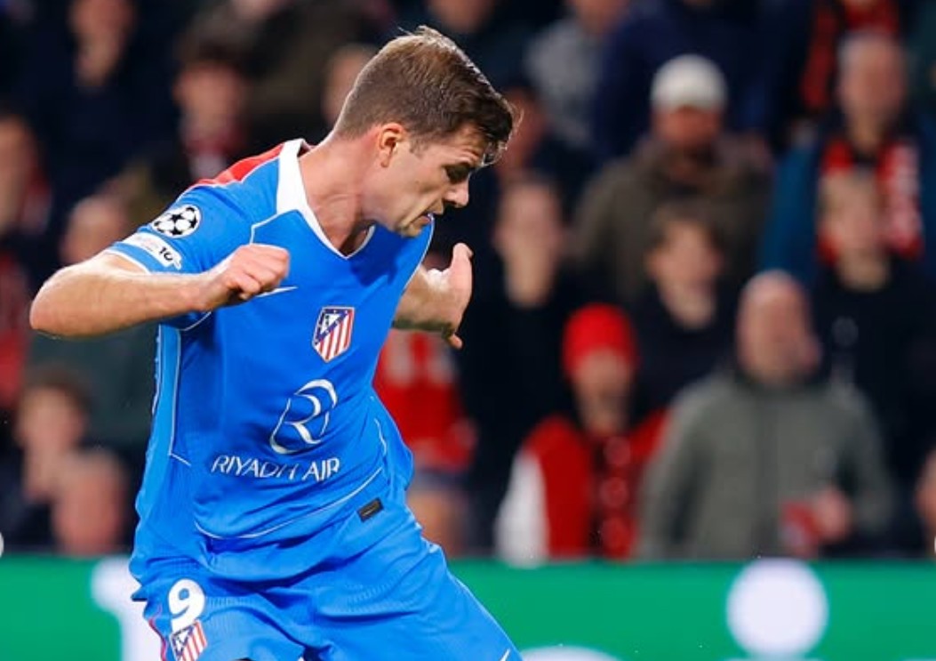 Alexander Sørloth med Champions League mål med Newcastle på tribunen