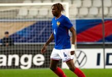 Liverpool vil kapre Chelsea overgang for en av verdens mest talentfulle forsvarere