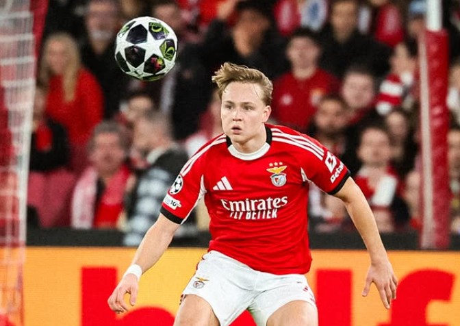 Andreas Schelderup og Fredrik Aursnes får treneren til Sander Berge og Oscar Bobb